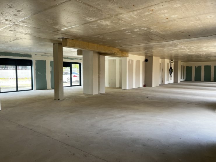LOCAUX PROFESSIONNELS - VENDENHEIM - 401 m² divisible à partir de 200 m²