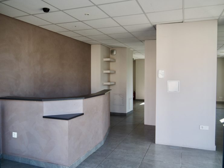 LOCAUX COMMERCIAUX - OSTWALD - 157 m²