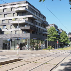LOCAUX COMMERCIAUX - STRASBOURG (Port du Rhin) - 121 m²