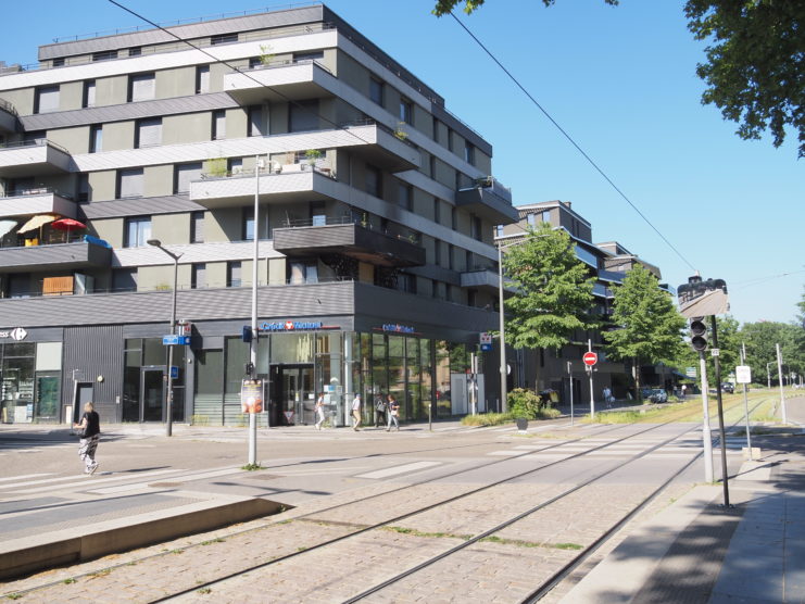 LOCAUX COMMERCIAUX - STRASBOURG (Port du Rhin) - 121 m²