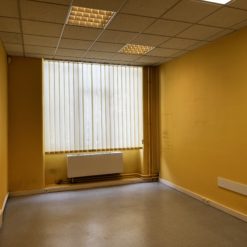 LOCAUX PROFESSIONNELS - STRASBOURG (Montagne Verte) - 195 m²