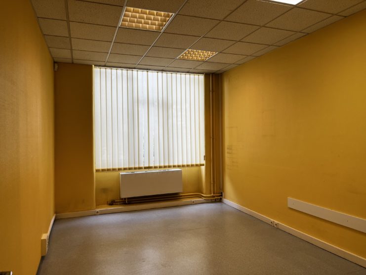 LOCAUX PROFESSIONNELS - STRASBOURG (Montagne Verte) - 195 m²